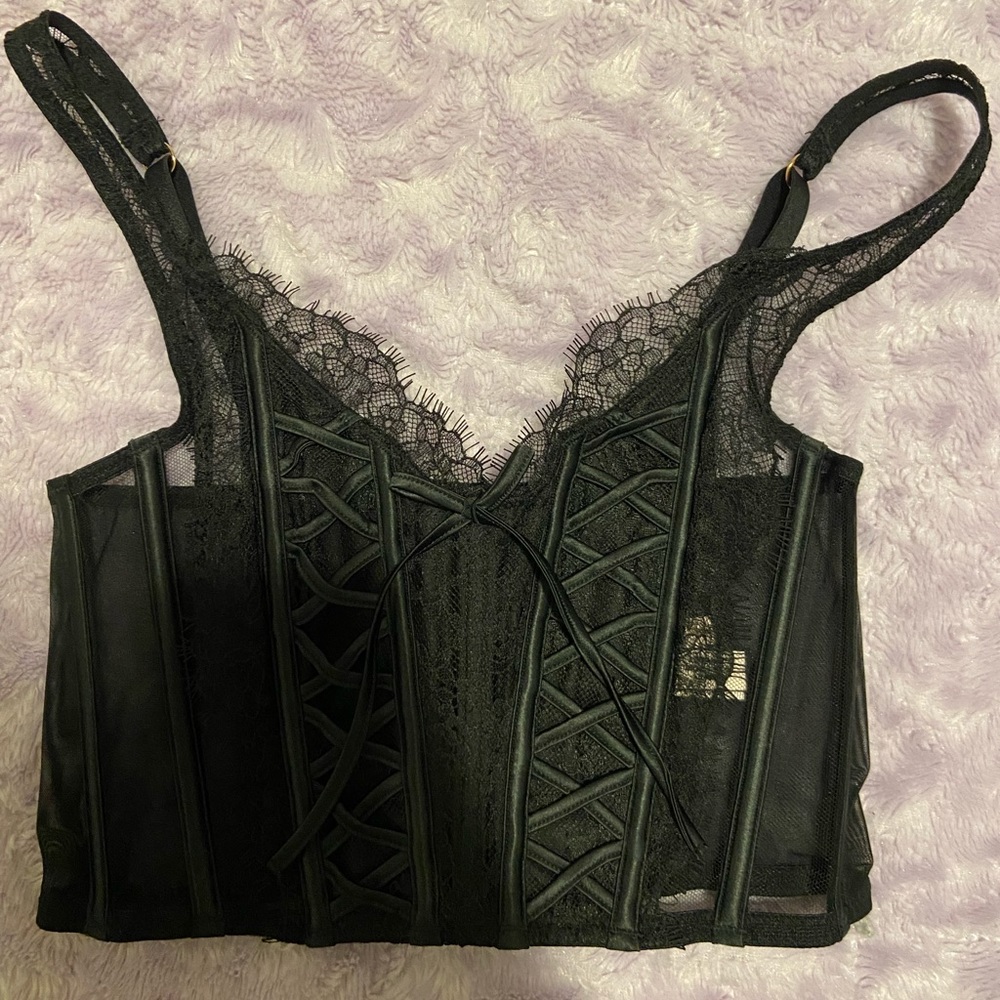 HP🎉NWOT Victoria’s Secret Unlined lace bra top - Picture 3 of 4